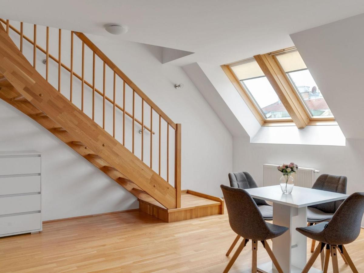 Elegant Apartment In Vienna With Patio Buitenkant foto