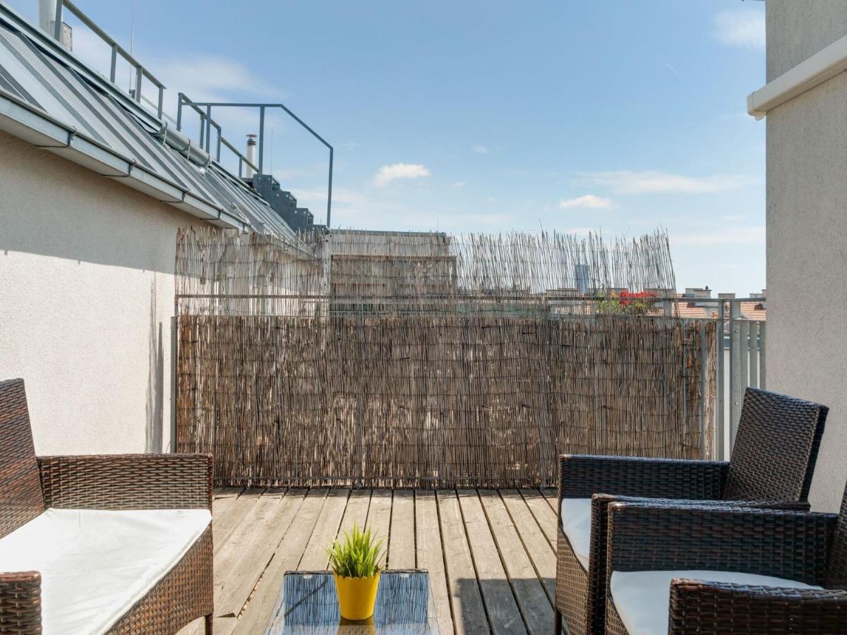 Elegant Apartment In Vienna With Patio Buitenkant foto
