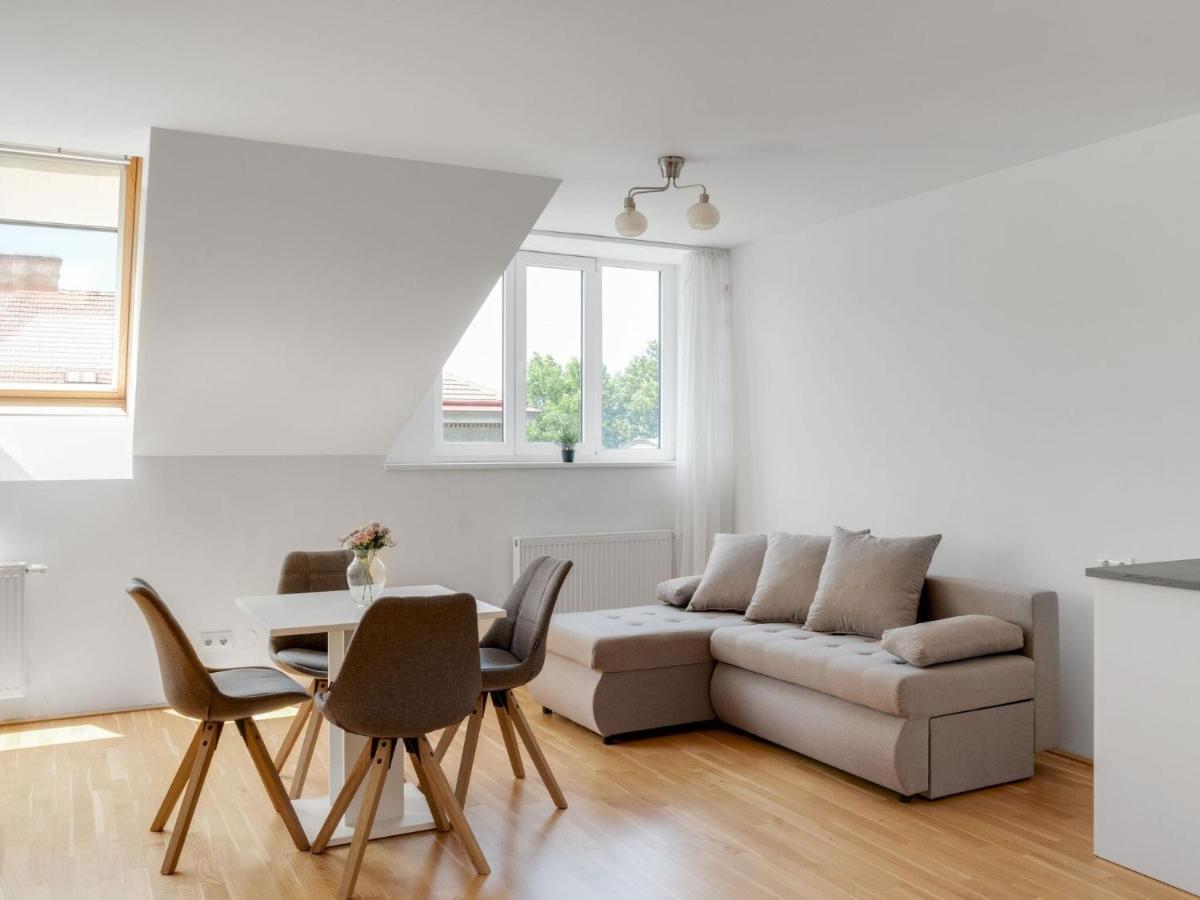 Elegant Apartment In Vienna With Patio Buitenkant foto