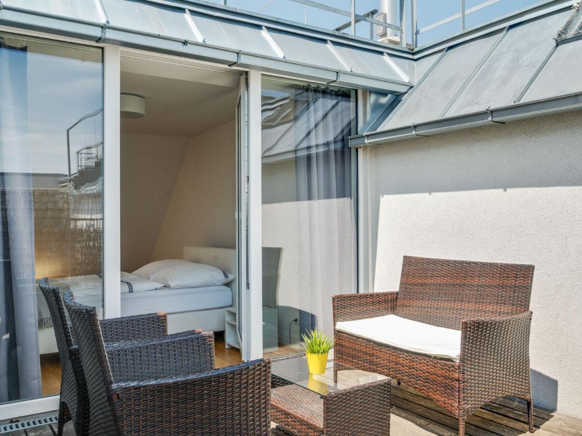 Elegant Apartment In Vienna With Patio Buitenkant foto