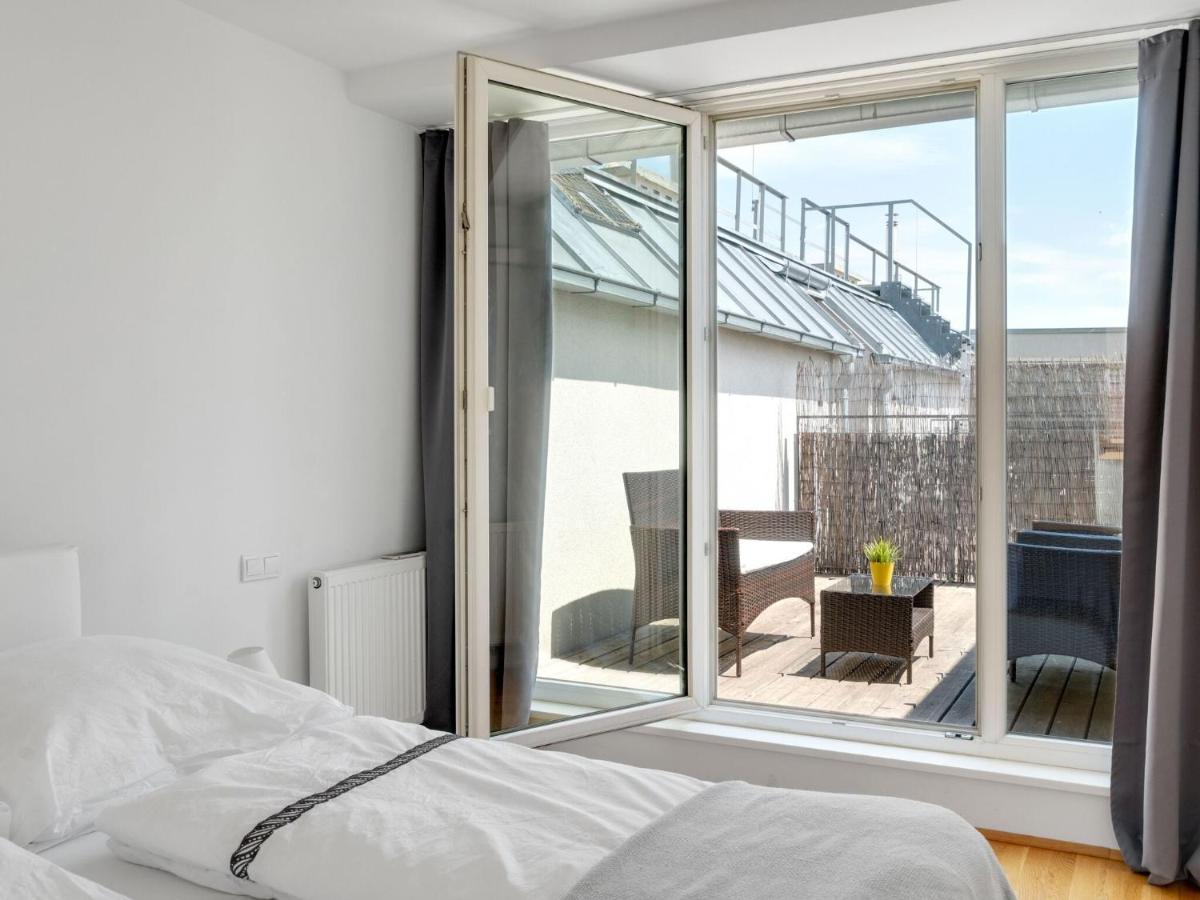 Elegant Apartment In Vienna With Patio Buitenkant foto