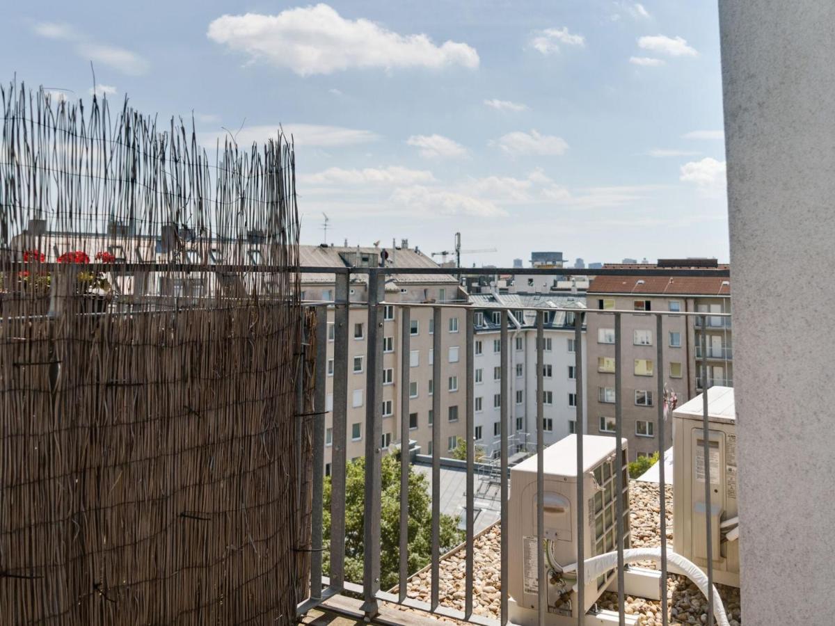 Elegant Apartment In Vienna With Patio Buitenkant foto