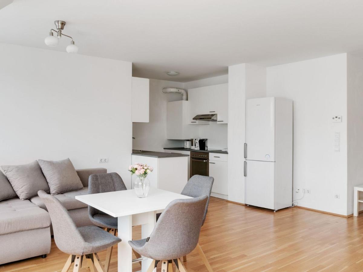 Elegant Apartment In Vienna With Patio Buitenkant foto